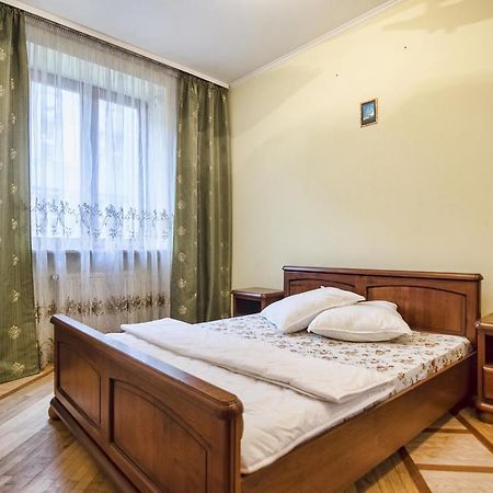 Apartment Hnatuka Center Lviv Eksteriør billede