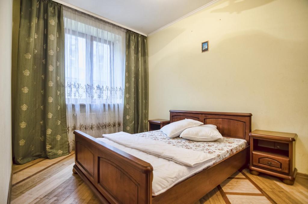 Apartment Hnatuka Center Lviv Eksteriør billede