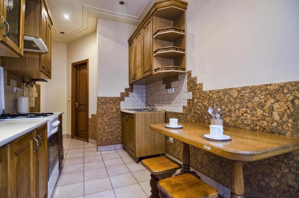 Apartment Hnatuka Center Lviv Eksteriør billede