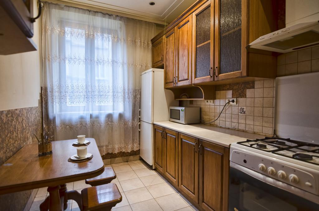 Apartment Hnatuka Center Lviv Eksteriør billede